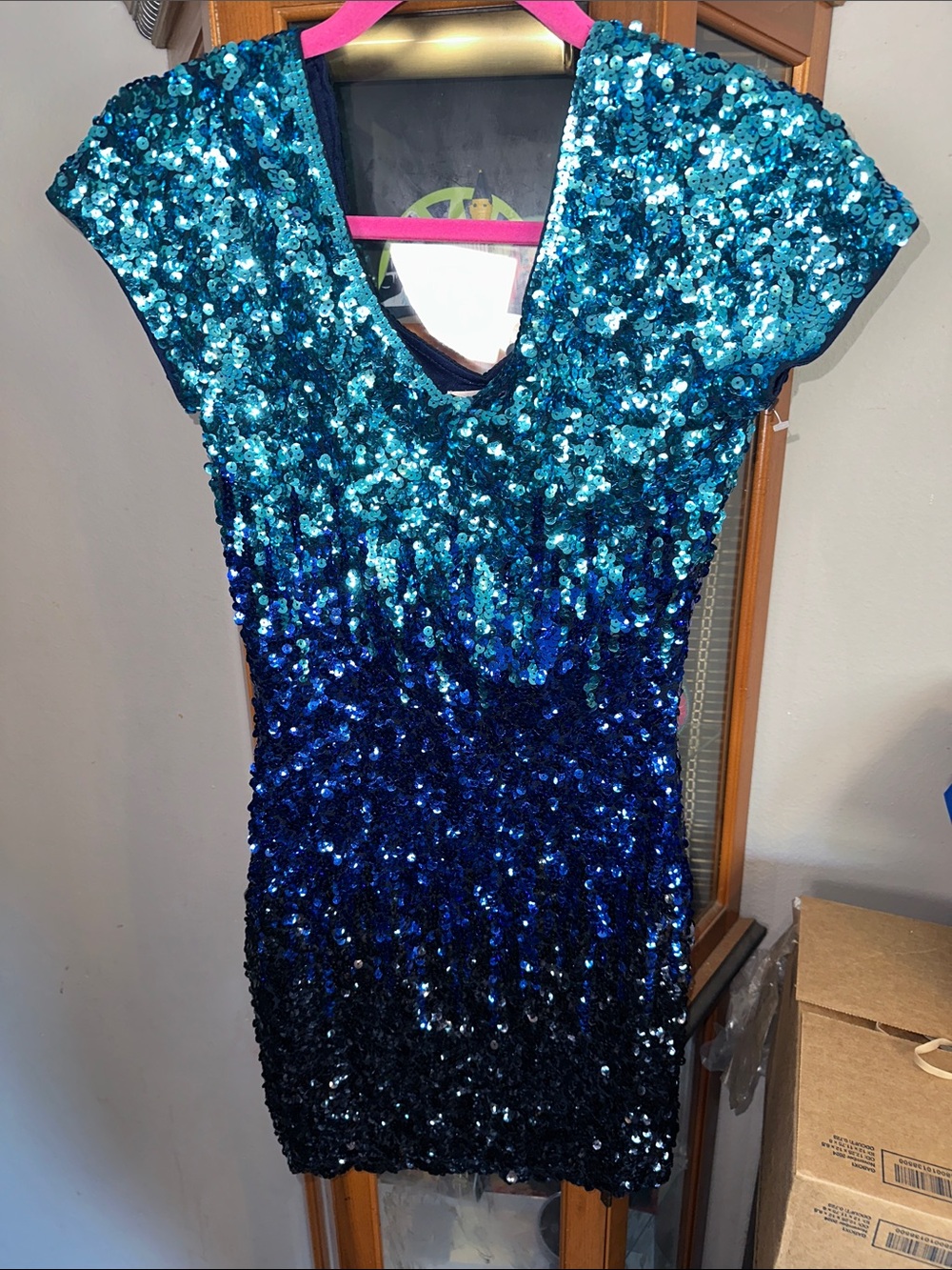 Women's V-Neck Sequin Ombre Cocktail Dress - Blue